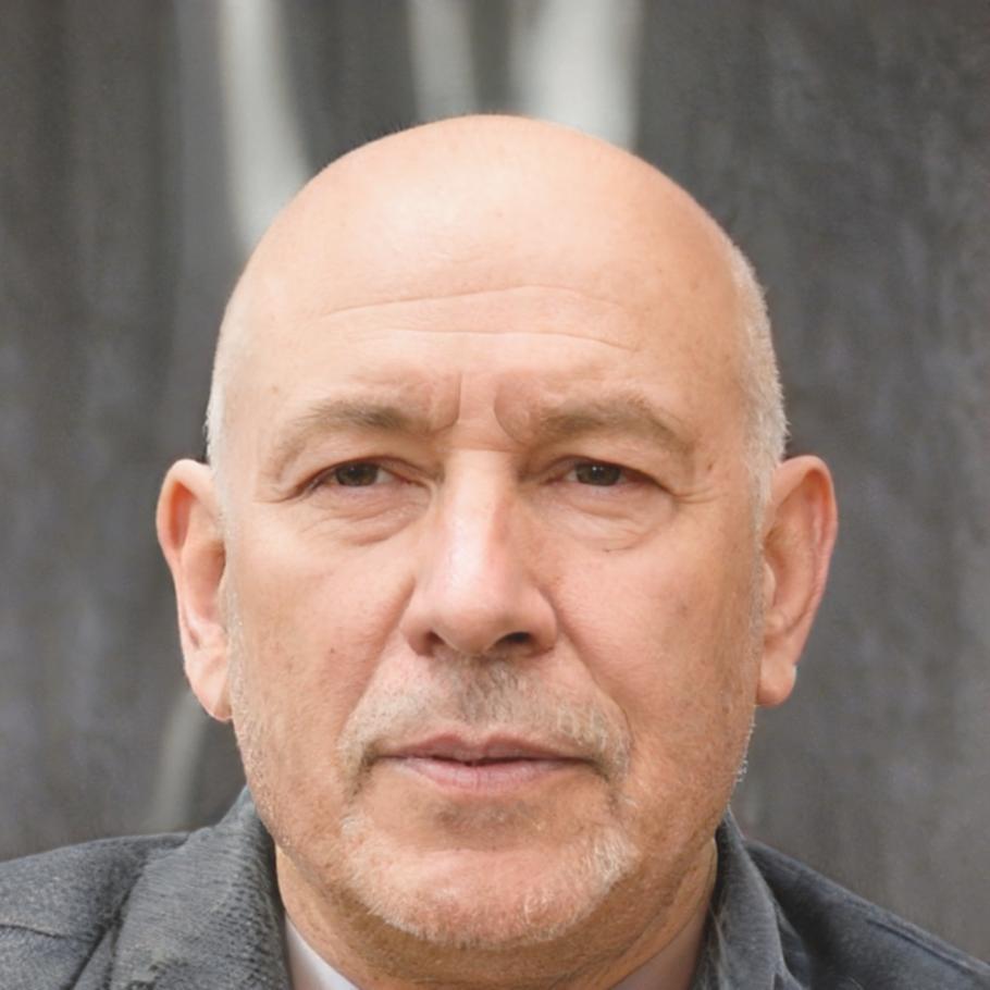 Miguel Torres - Evaluador Académico
